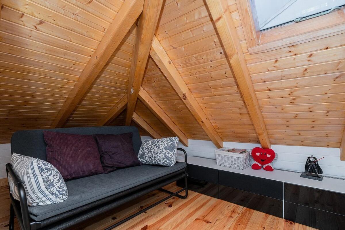 Attic Apartment With Balcony In Bairro Alto Lisboa Extérieur photo