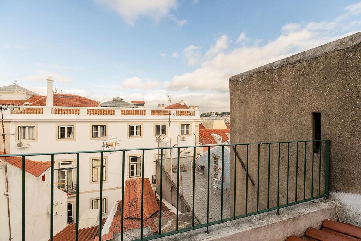 Attic Apartment With Balcony In Bairro Alto Lisboa Extérieur photo